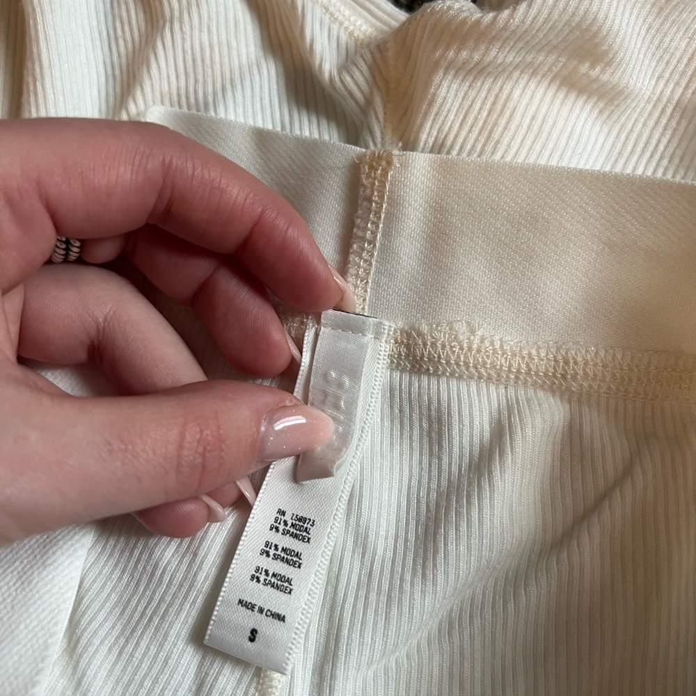 SKIMS White Ribbed Boxer Briefs - Picture 4 of 4